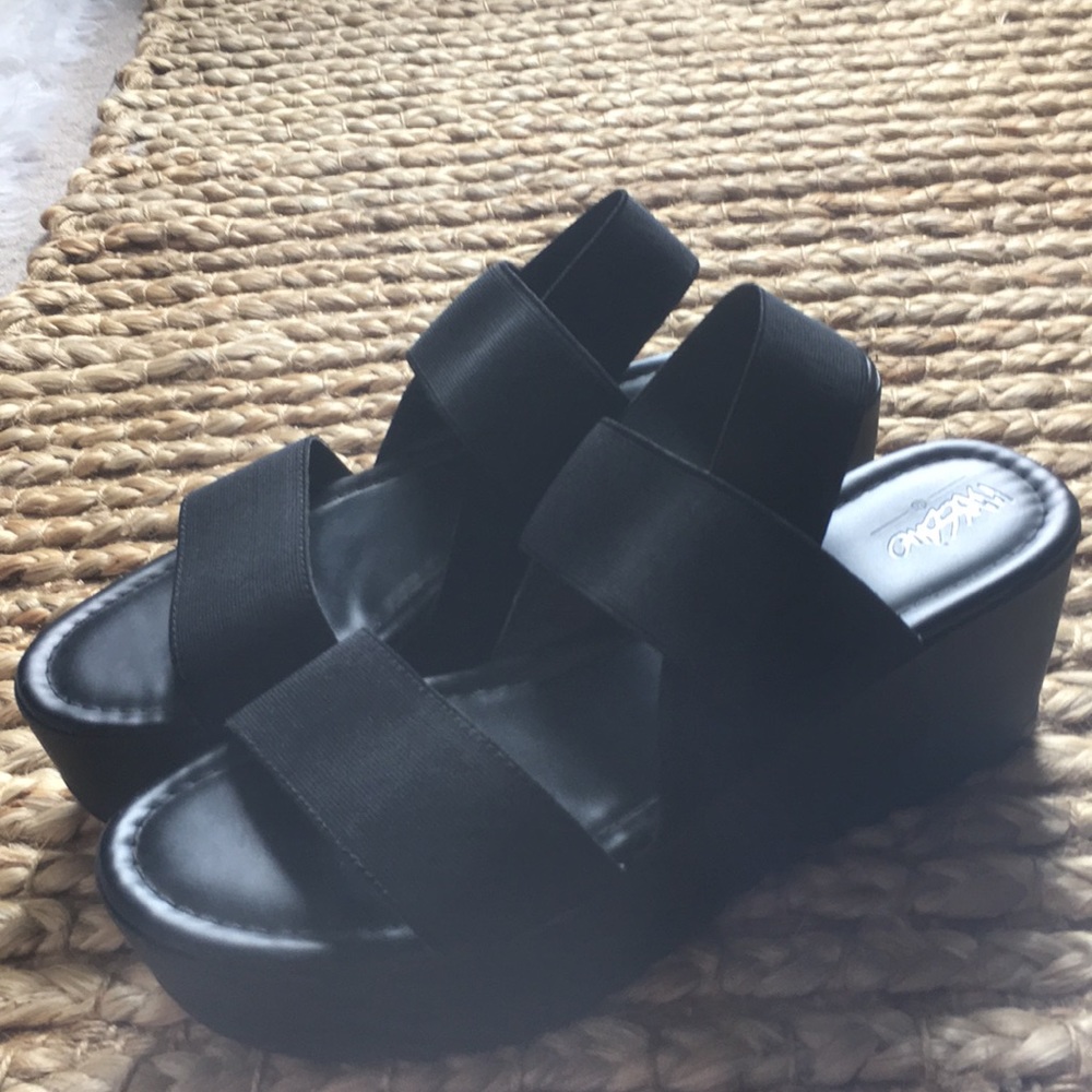 Platform sandals